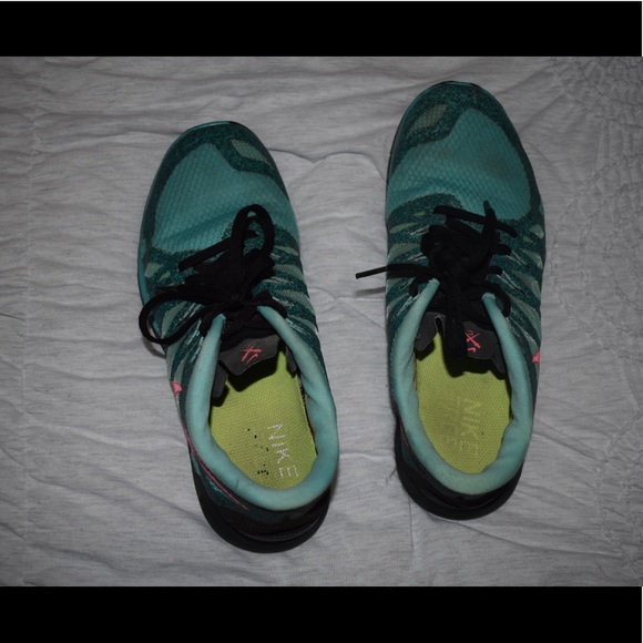 Women’s Nike shoes - Picture 2 of 6